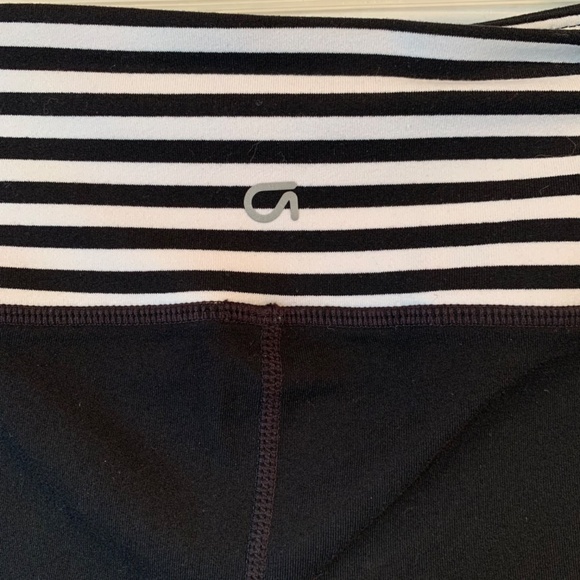 GapFit Yoga Slim Straight Active Pants Size Small - Picture 5 of 7